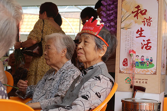 图为长者生日会的现场7s.jpg